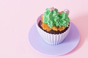 Cakejes uitdelen