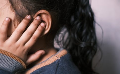 Hoe kun je signalen van gehoorverlies ontdekken bij kinderen