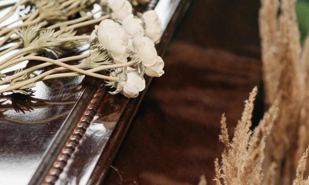 Cremeren, begraven of resomeren