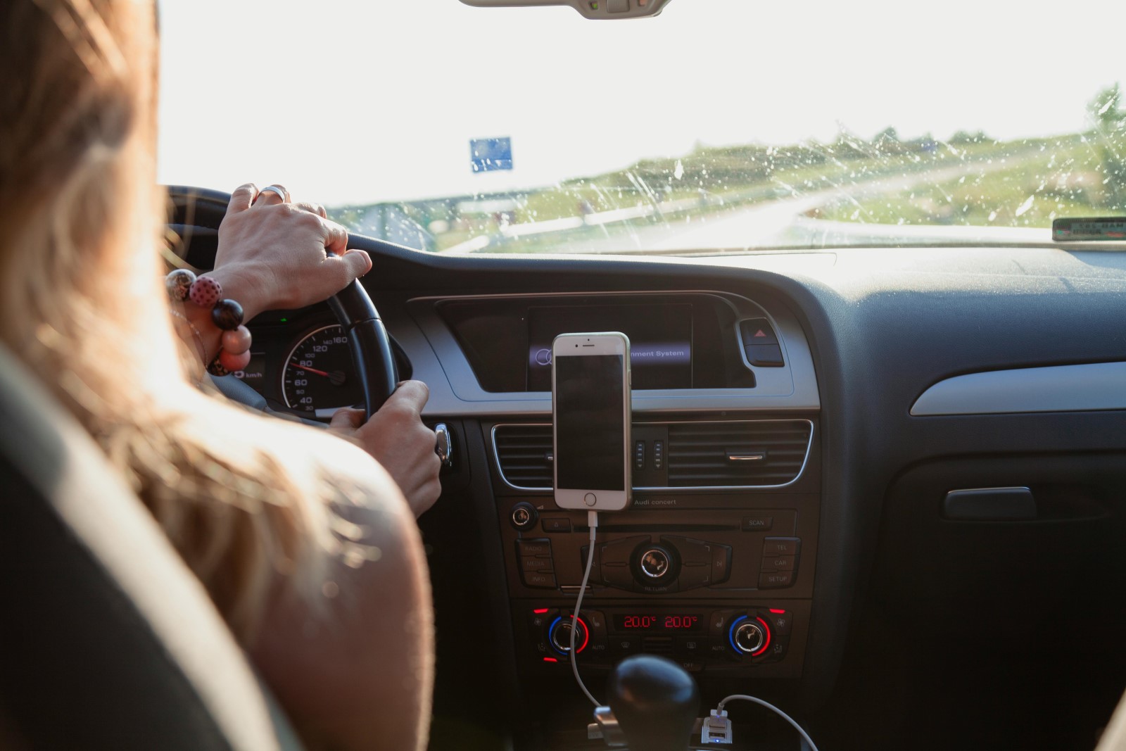 Kinderen Vermaakt op de Achterbank: Ziggo Go Kijken tijdens de Autovakantie