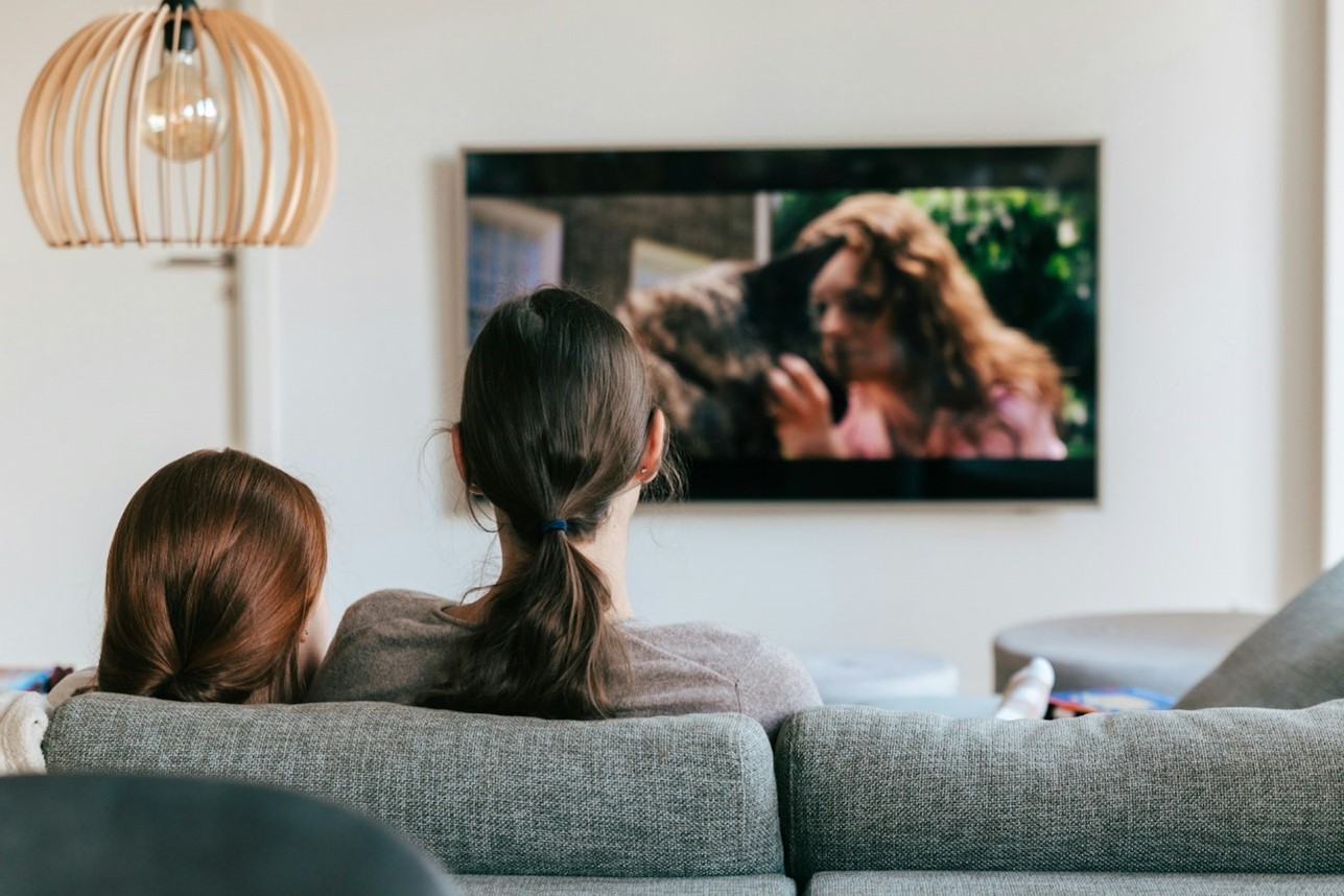 Veilig en bewust tv kijken met je kinderen: 4 handige tips