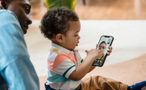Je telefoon beschermen tegen enthousiaste kinderhandjes