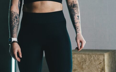 Hoe de juiste sportlegging en cupmaat zorgen voor comfort in het drukke moederschap