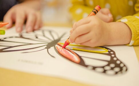 Gastouder of kinderdagverblijf waar let je écht op